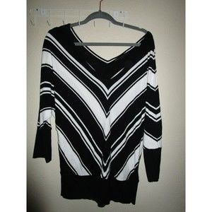 White House/Black Market V-Neck sweater top